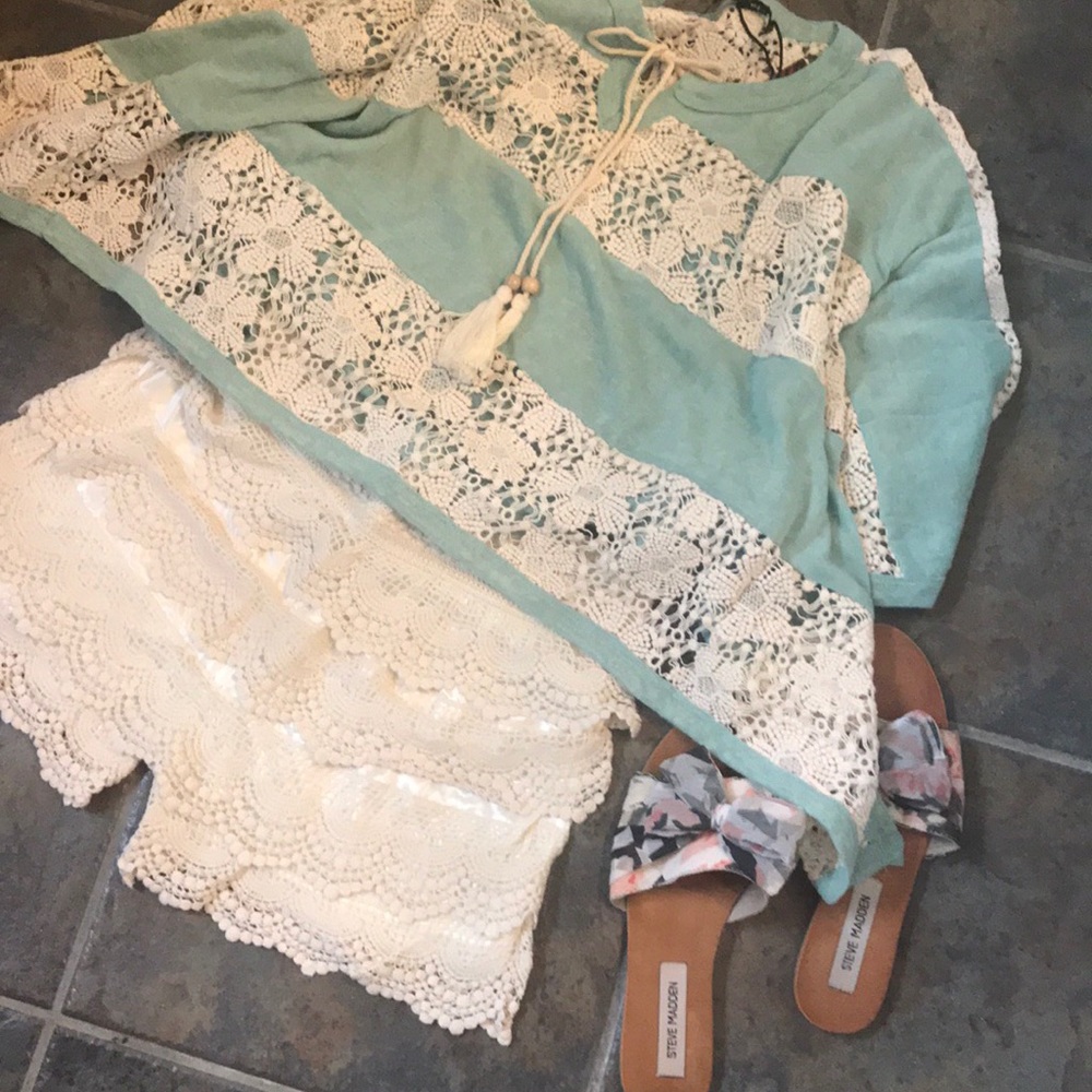 πLayers of ruffels-IVORY shorts! - Picture 4 of 7